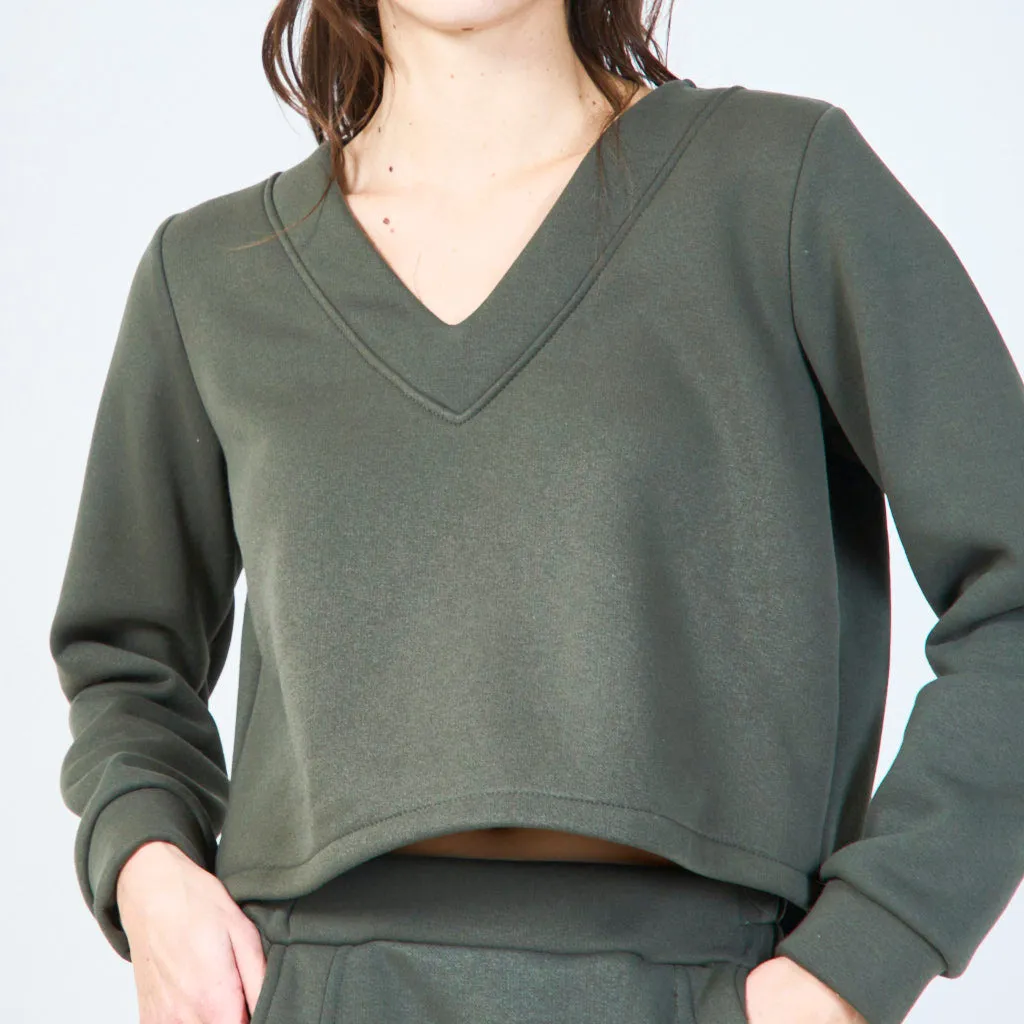 Cropped V-neck pullover wholesale
