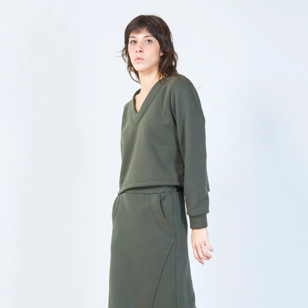 Cropped V-neck pullover wholesale