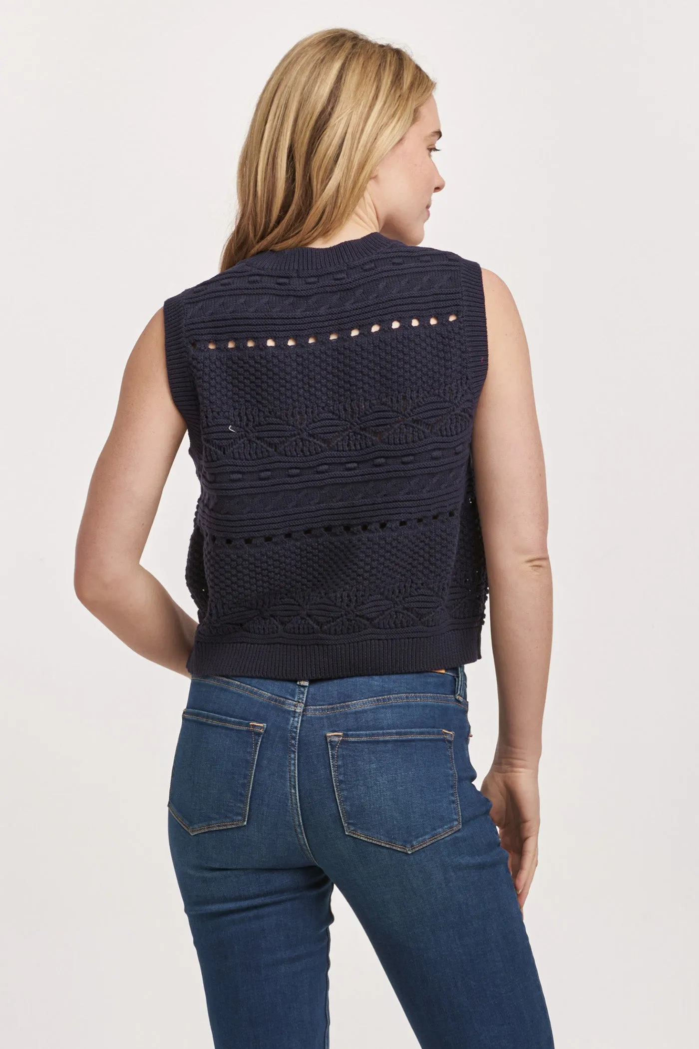 KAELA CREW NECK SLEEVELESS TANK MIDNIGHT BERRY