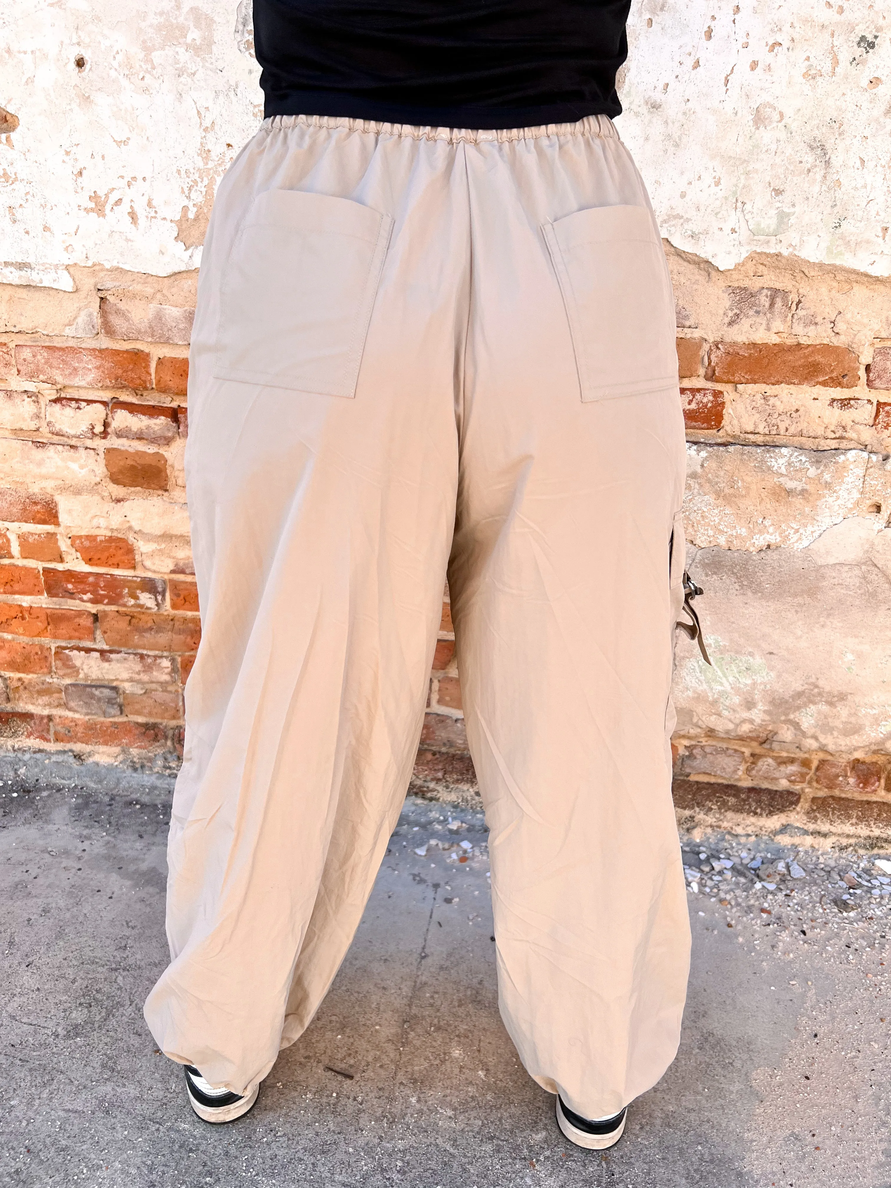 Lara Balloon Cargo Pants with Pockets