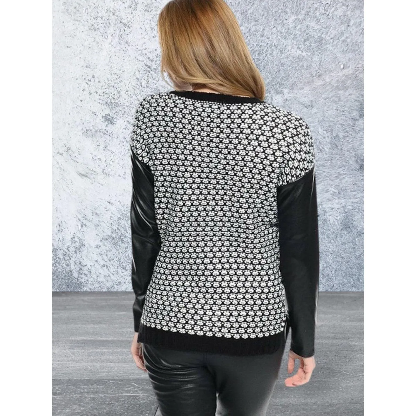 Long Sleeve Juniors Crew Neck knitted Sweater
