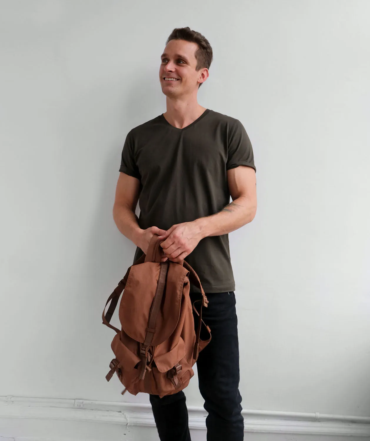 SETH v-neck men's tee in Dark Olive