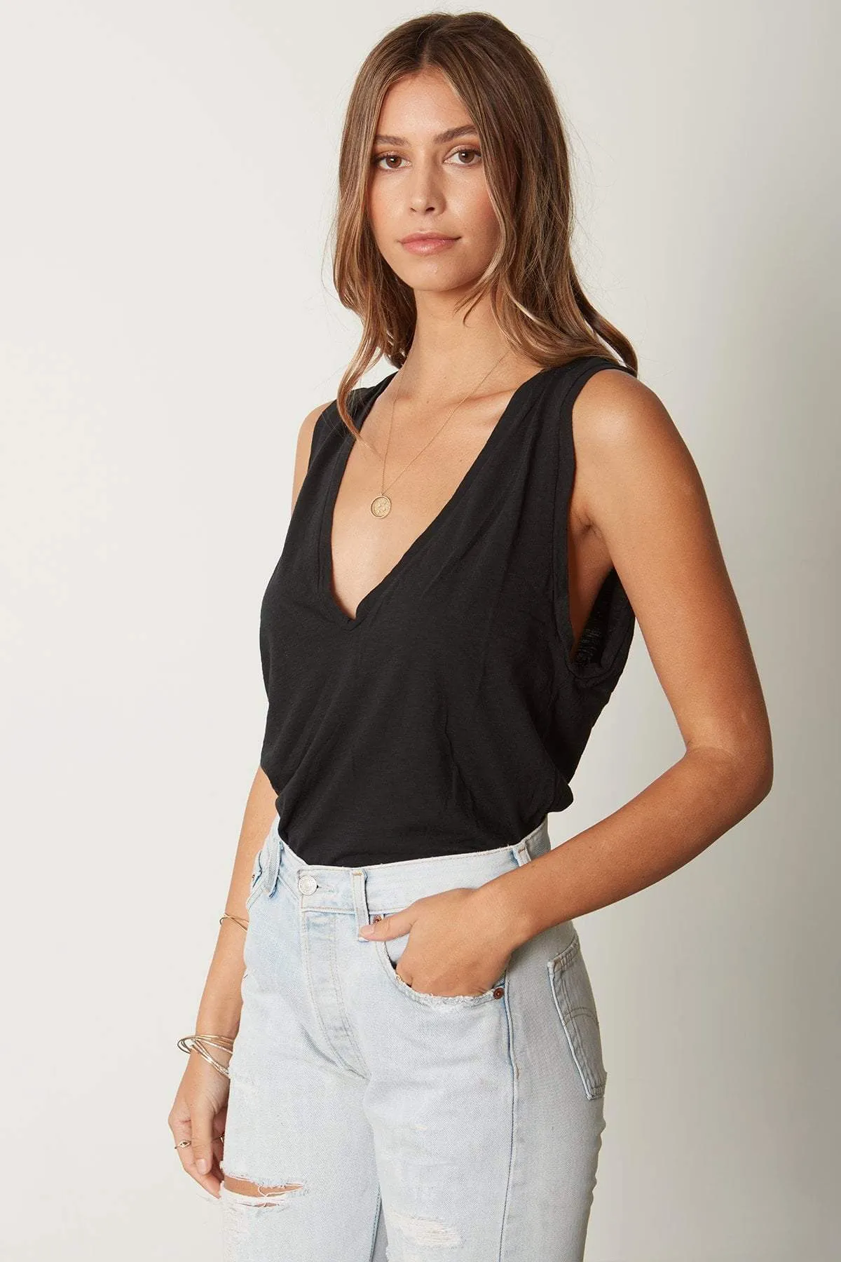 Stillwater The U Neck Crop Top in Black